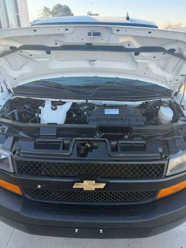 2023 Chevrolet Express 2500