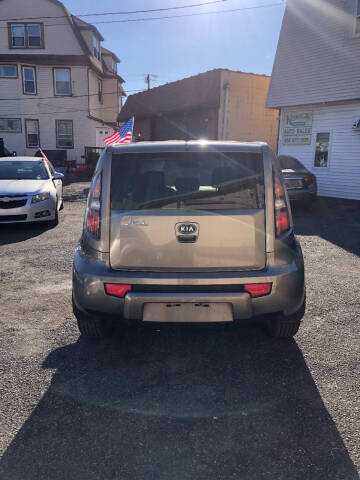 2011 Kia Soul +