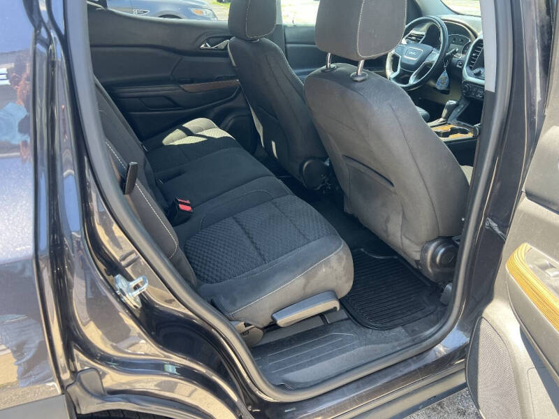 2017 GMC Acadia SLE-2