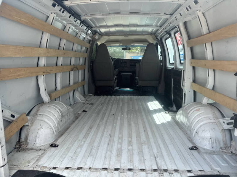 2023 GMC Savana 2500