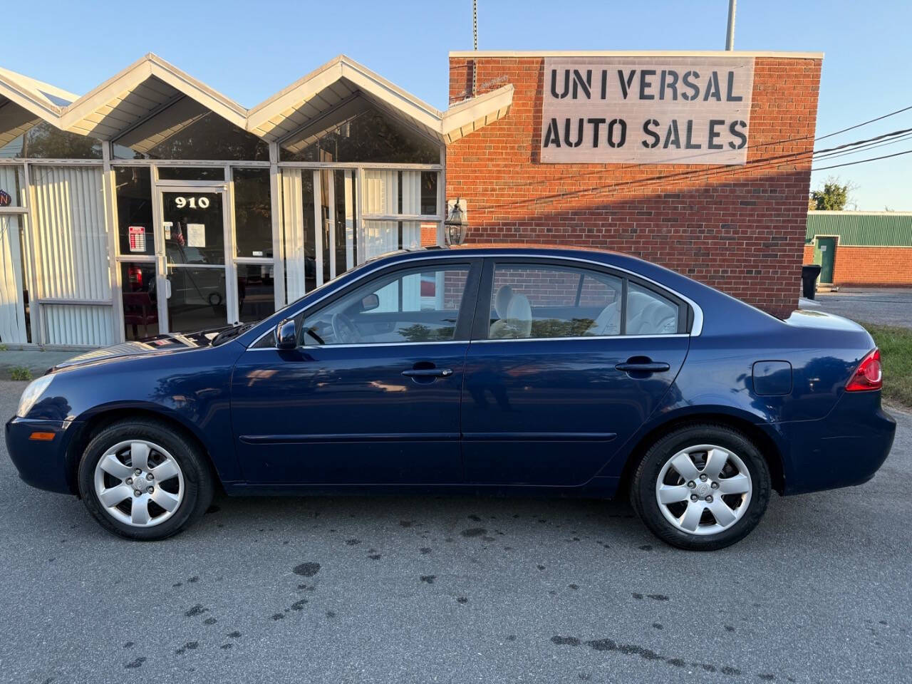 2007 Kia Optima for sale at Universal Auto Sales LLC in Burlington, NC