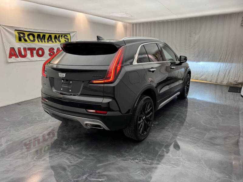 2022 Cadillac XT4 Premium Luxury