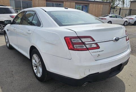 2015 Ford Taurus SE