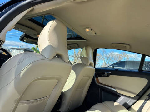 2018 Volvo S60 T5 Inscription Platinum