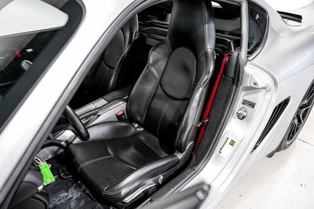 2012 Porsche Cayman R