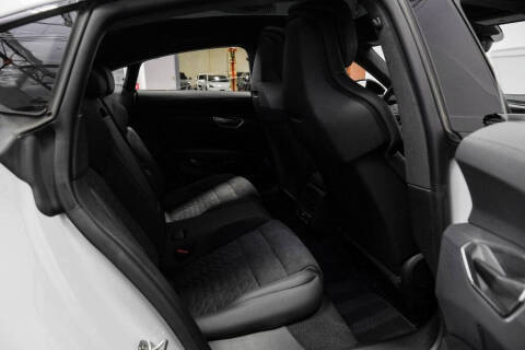 2024 Audi e-tron GT quattro Prestige