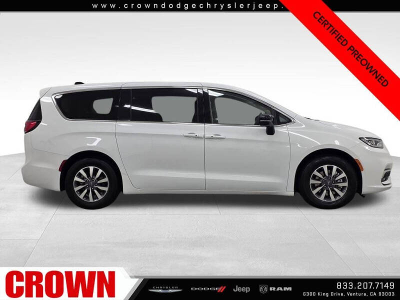 2024 Chrysler Pacifica Plug-In Hybrid Select