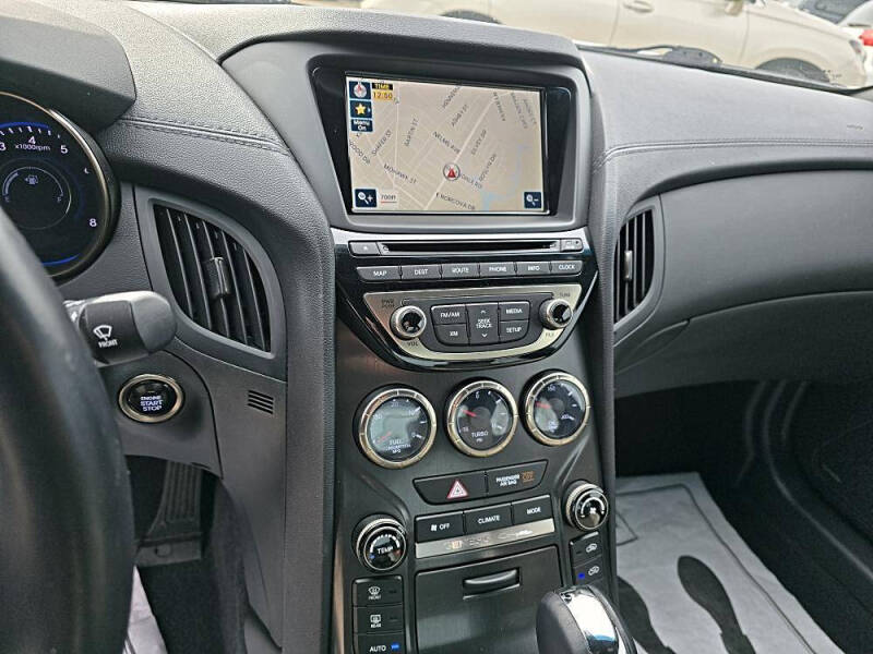 2013 Hyundai Genesis Coupe 2.0T Premium