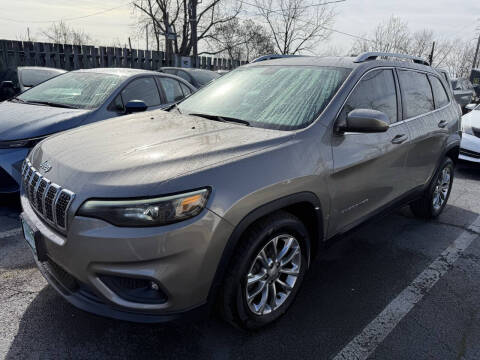 2019 Jeep Cherokee for sale at Shaddai Auto Sales in Columbus OH