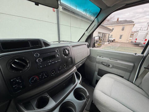 2014 Ford E-Series E-350 SD XLT