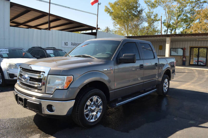 2014 Ford F-150 XLT's photo