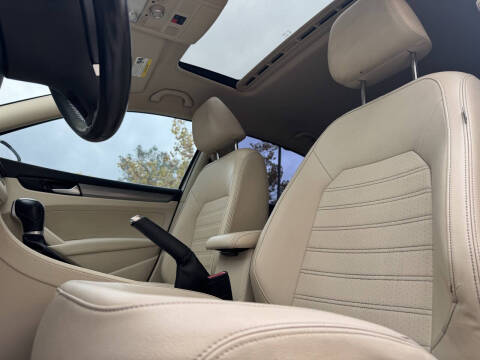 2015 Volkswagen Passat 1.8T SE