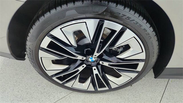 2025 BMW 5 Series 530i