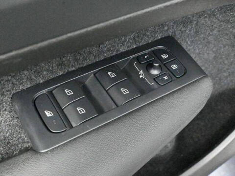 2023 Volvo XC40 B5 Core