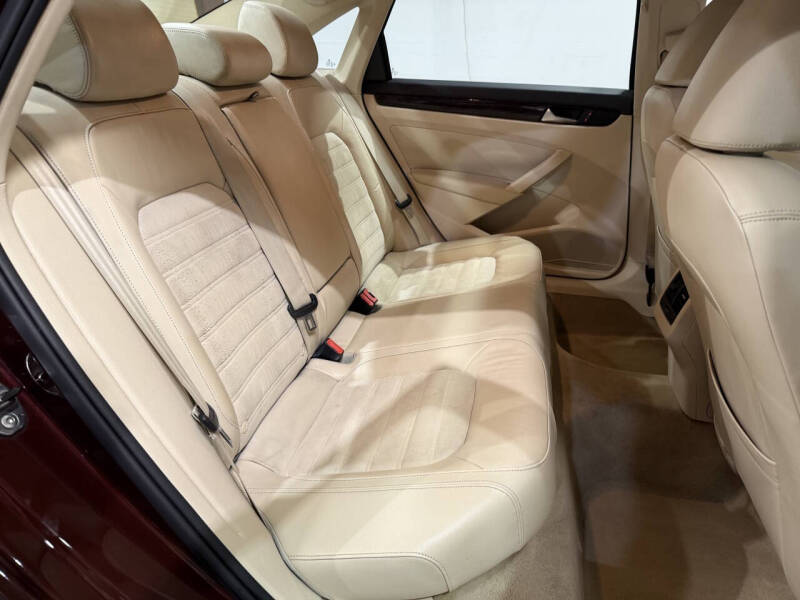 2014 Volkswagen Passat 2.0L TDI SEL Premium