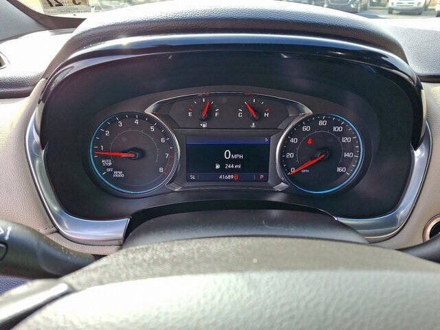 2022 Chevrolet Traverse LT Cloth