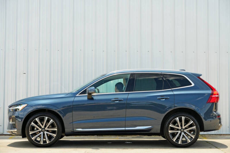 2023 Volvo XC60 B5 Ultimate Bright Theme