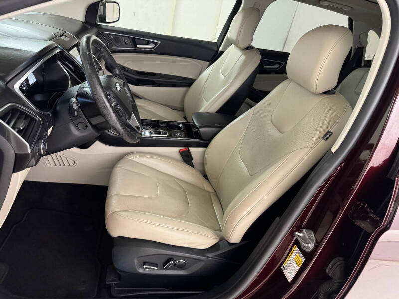 2019 Ford Edge Titanium
