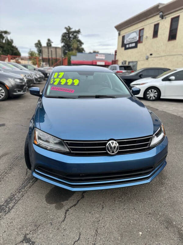 2017 Volkswagen Jetta S photo 2