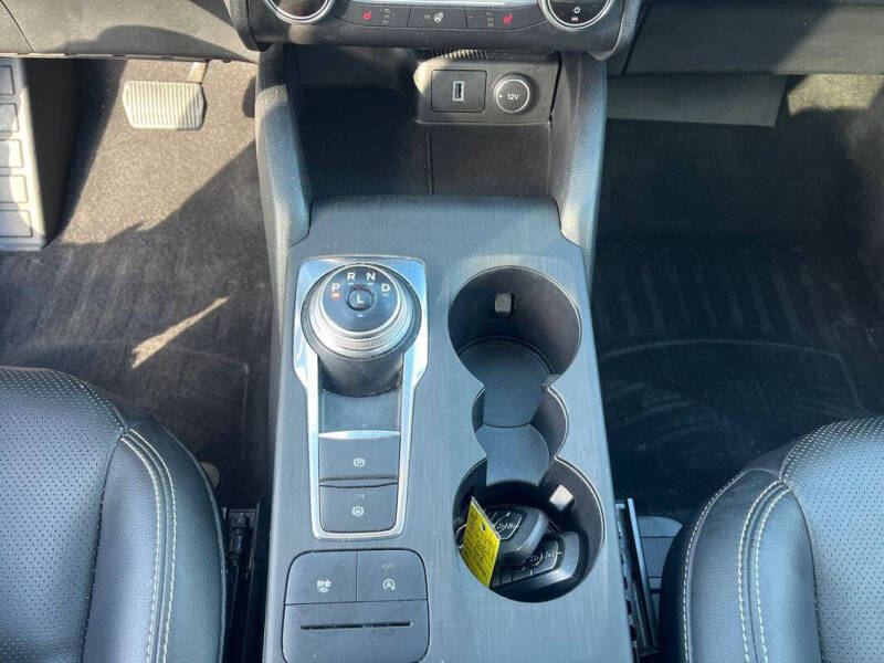 2020 Ford Escape SEL