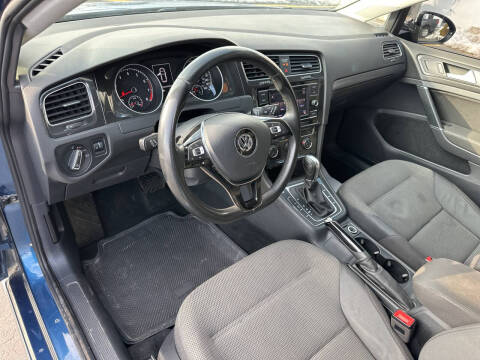 2019 Volkswagen Golf SE
