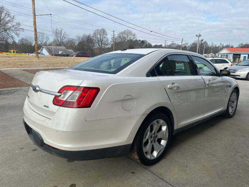 2011 Ford Taurus SEL