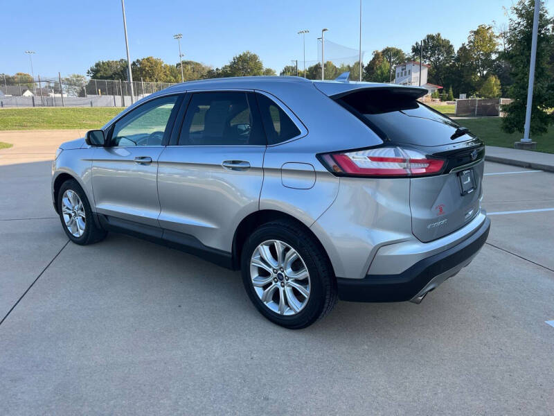 2020 Ford Edge Titanium photo 3