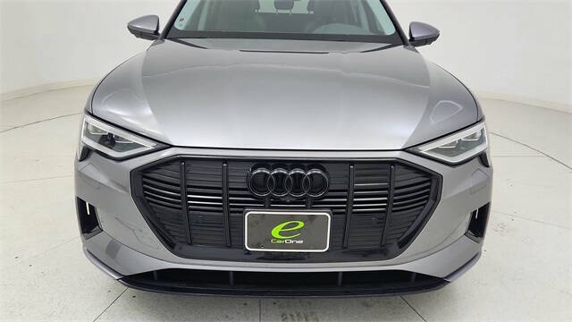 2022 Audi e-tron quattro Premium Plus