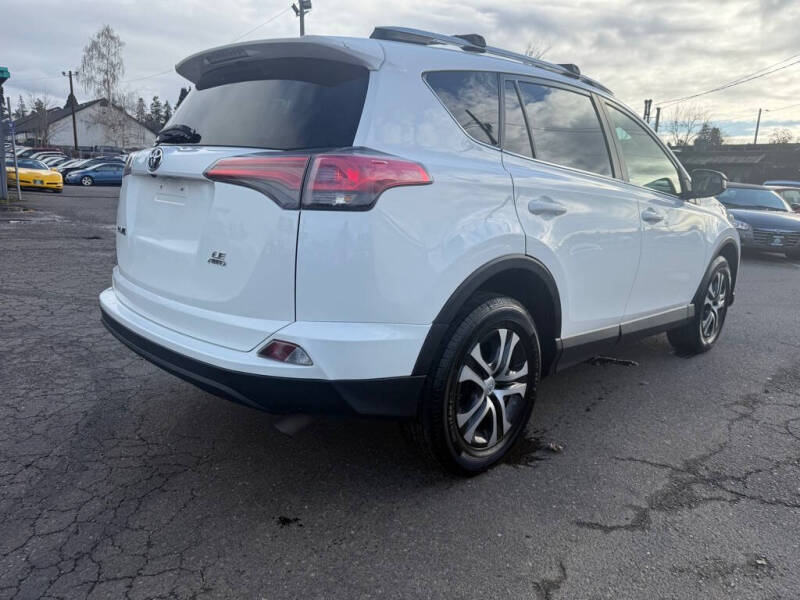 2017 Toyota RAV4 LE