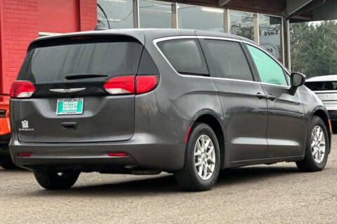 2023 Chrysler Voyager LX