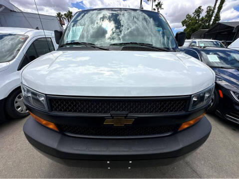2024 Chevrolet Express 2500