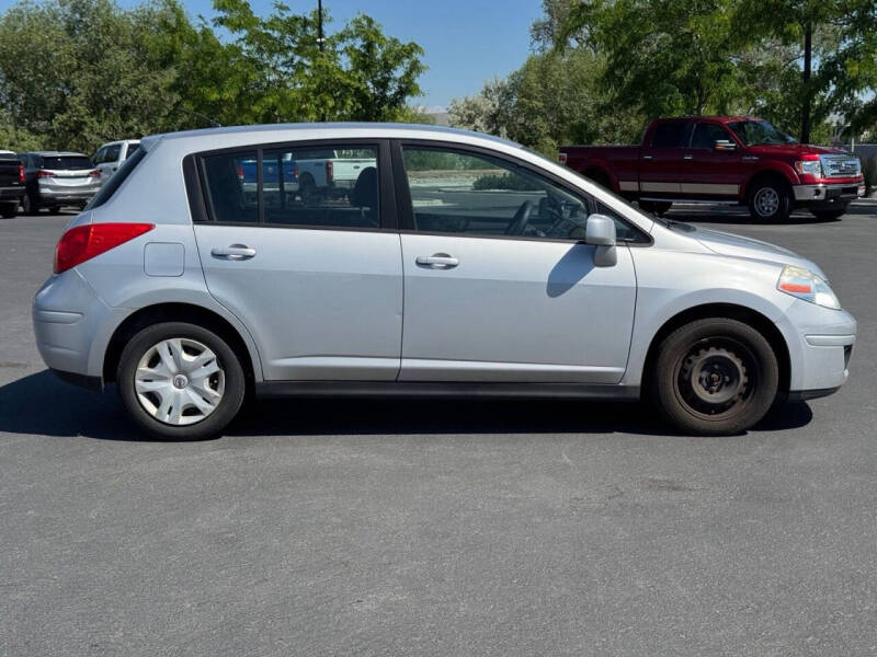 2011 Nissan Versa 1.8 S