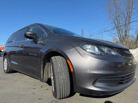2020 Chrysler Voyager L