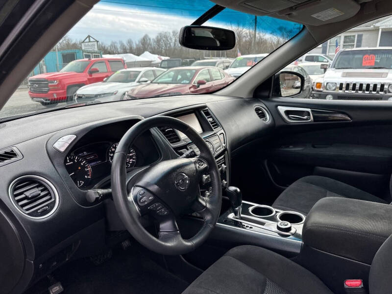 2016 Nissan Pathfinder SV