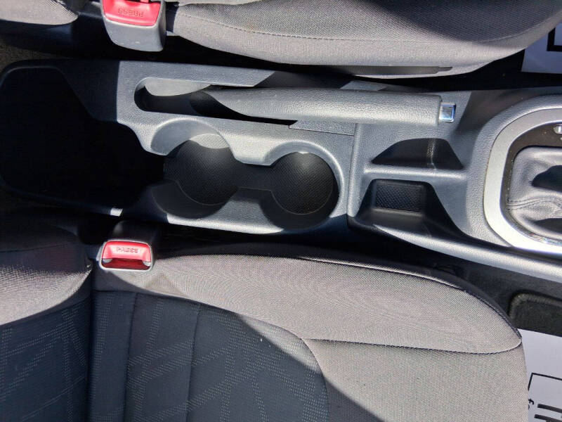 2016 Kia Rio 5-Door LX