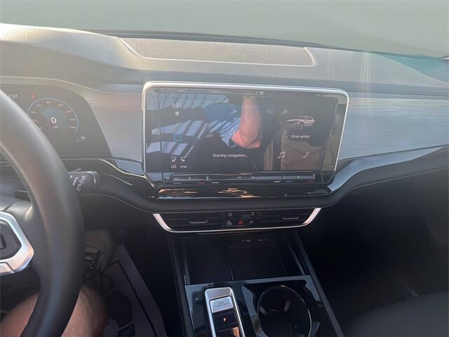 2024 Volkswagen Atlas Cross Sport SE 4Motion