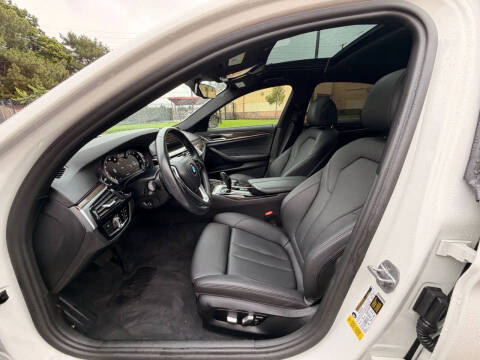 2017 BMW 5 Series 530i