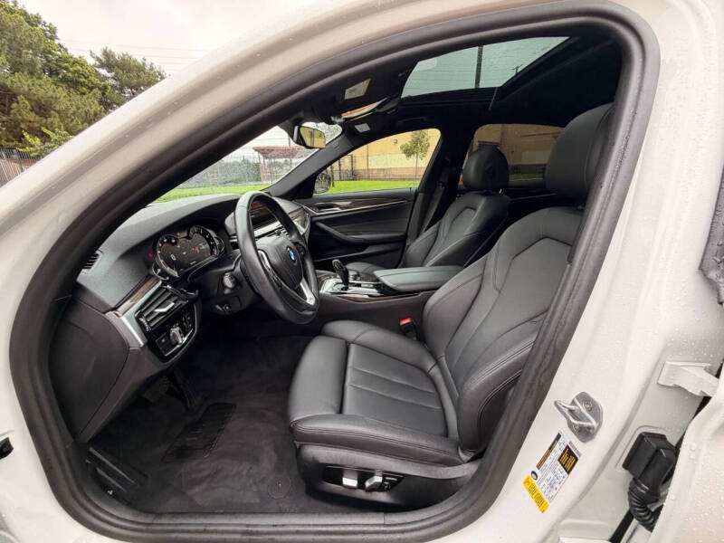 2017 BMW 5 Series 530i