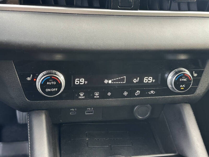 2023 Mitsubishi Outlander SE