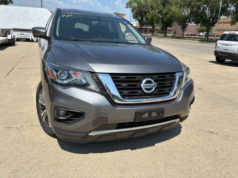 2017 Nissan Pathfinder SL