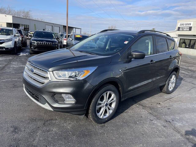 2019 Ford Escape SEL photo 2