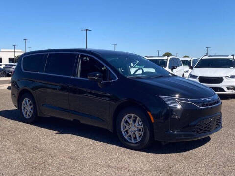 2027 Chrysler Pacifica Select