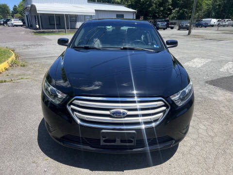 2018 Ford Taurus SEL