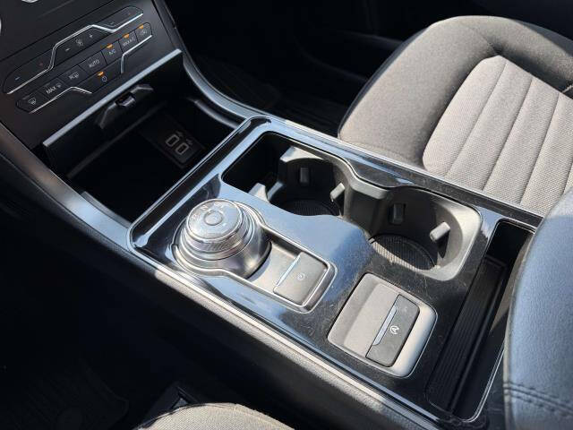 2020 Ford Edge SE