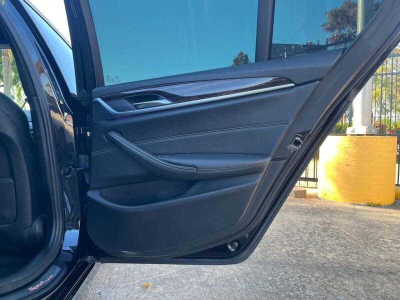 2019 BMW 5 Series 530i