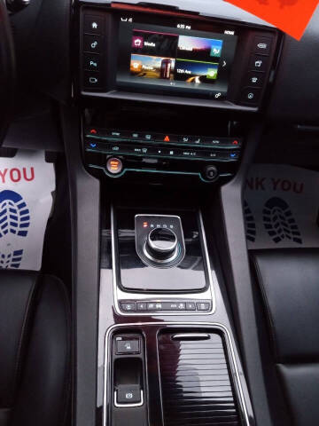 2018 Jaguar F-PACE 25t Premium