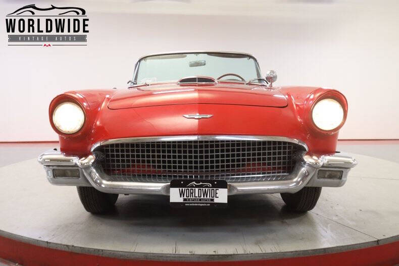 1957 Ford Thunderbird