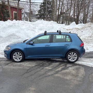 2019 Volkswagen Golf SE
