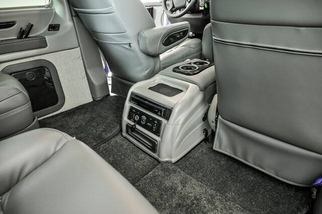 2025 GMC Savana 2500