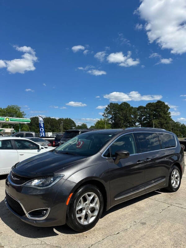 2017 Chrysler Pacifica Touring-L Plus